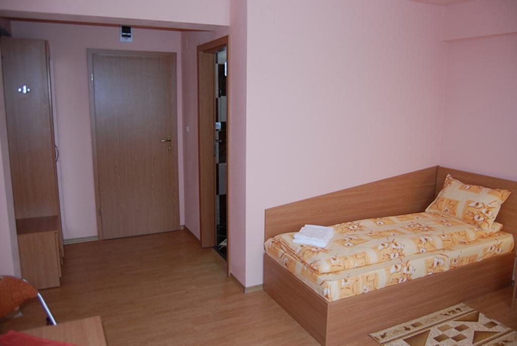 Pensiunea Casa Verde Vladimirescu Phòng bức ảnh